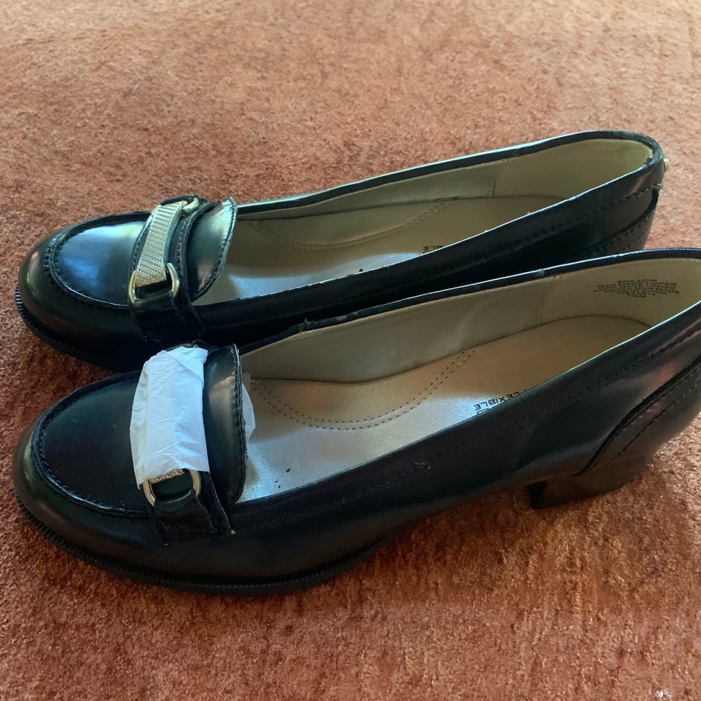 Bandolino B-Flexible Black Loafer Pumps Gold Hardware BDKADIN Womens 7.5M